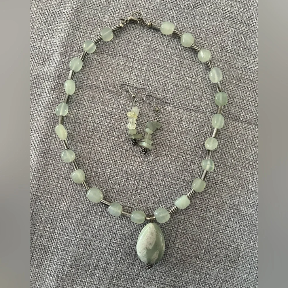Green Gemstone Beaded Necklace & Earring Set | Drop Pendant & Wire Spacers